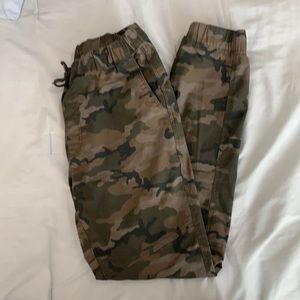 H&M Camo joggers